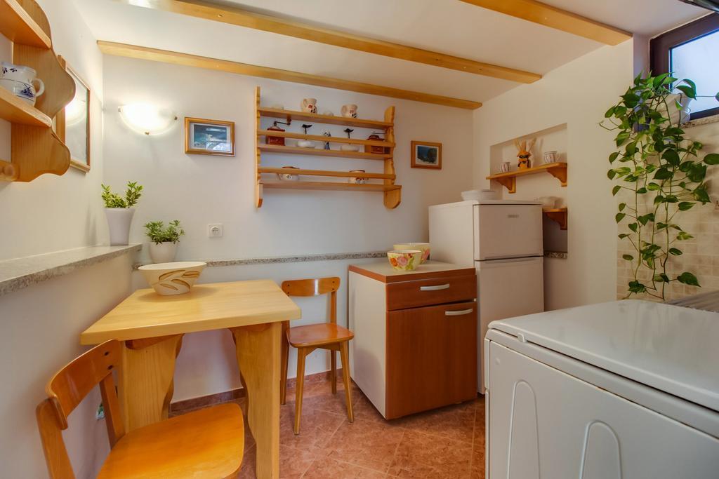 Apartments Franjo Mali Lošinj Quarto foto