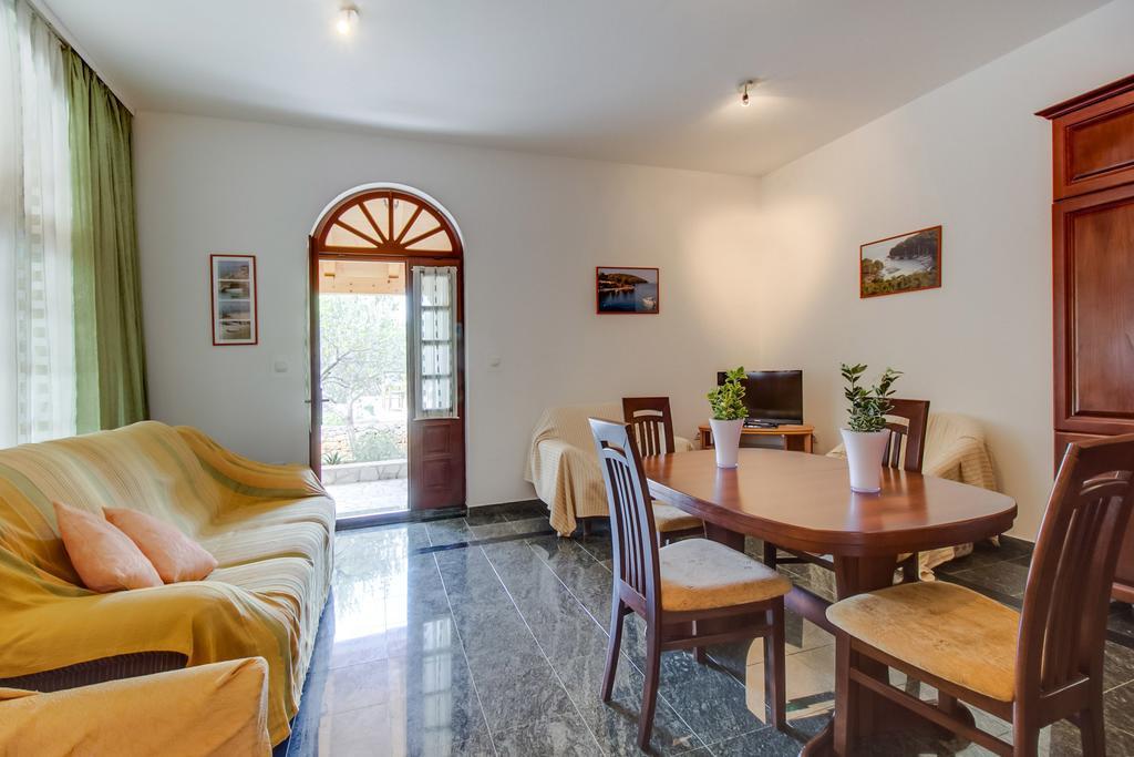 Apartments Franjo Mali Lošinj Quarto foto