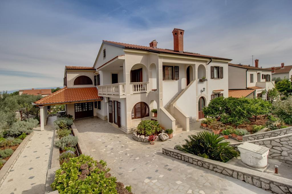 Apartments Franjo Mali Lošinj Quarto foto